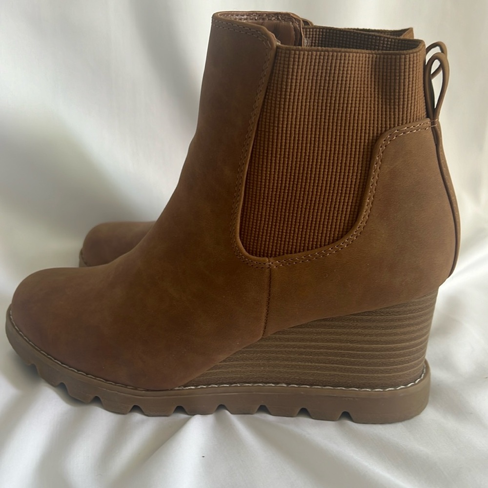 Universal Threads Linda Wedge Boot - image 1